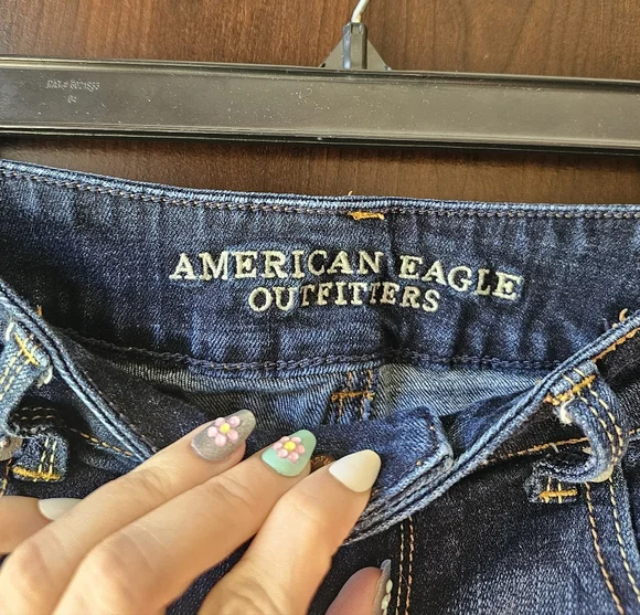 American Eagle Artistic Crop Blue Denim Jeans - Picture 4 of 9